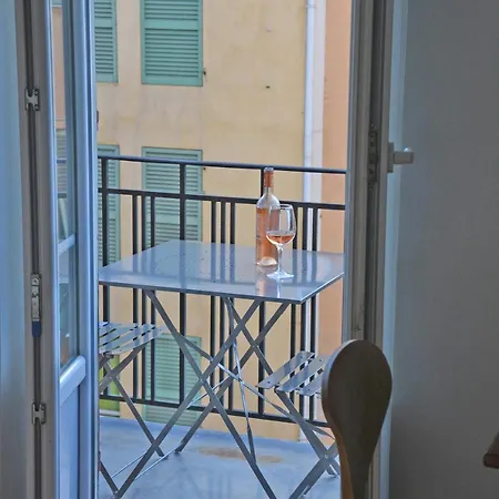 Apartment Be Our Guests In Port Bonaparte *