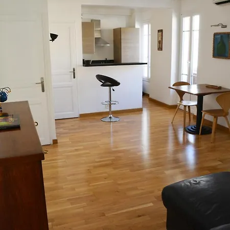 Be Our Guests In Port Bonaparte Apartment Nice
